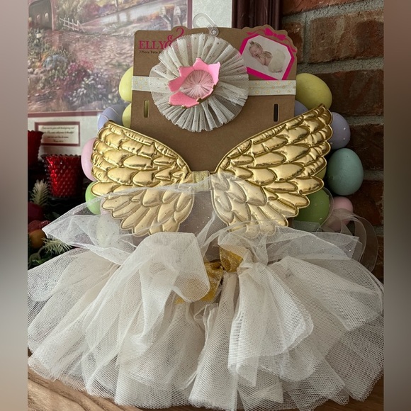 Elly & Emmy 0-12 Months Tutu Baby Girls 3-pc. Baby Gift Set - Picture 3 of 3